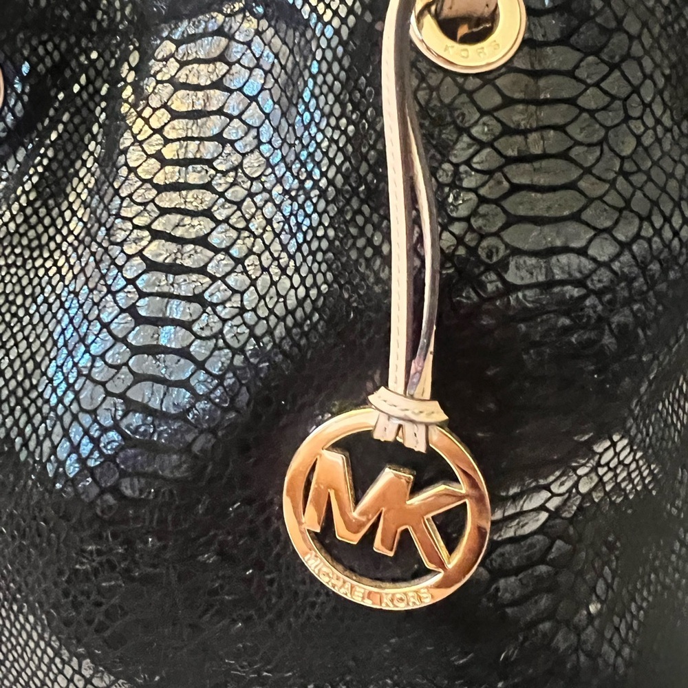 MICHAEL Michael Kors Black Textured Tote - Picture 4 of 9